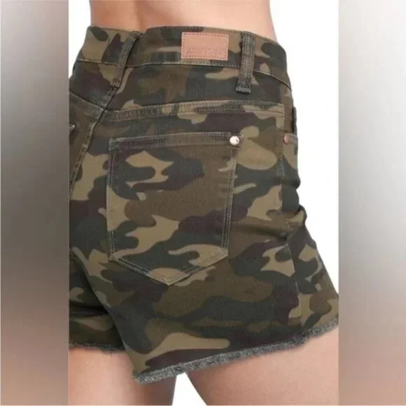 Judy Blue NEW Women's High Rise Camo Denim Jean Stretch Shorts Size L - Picture 2 of 11